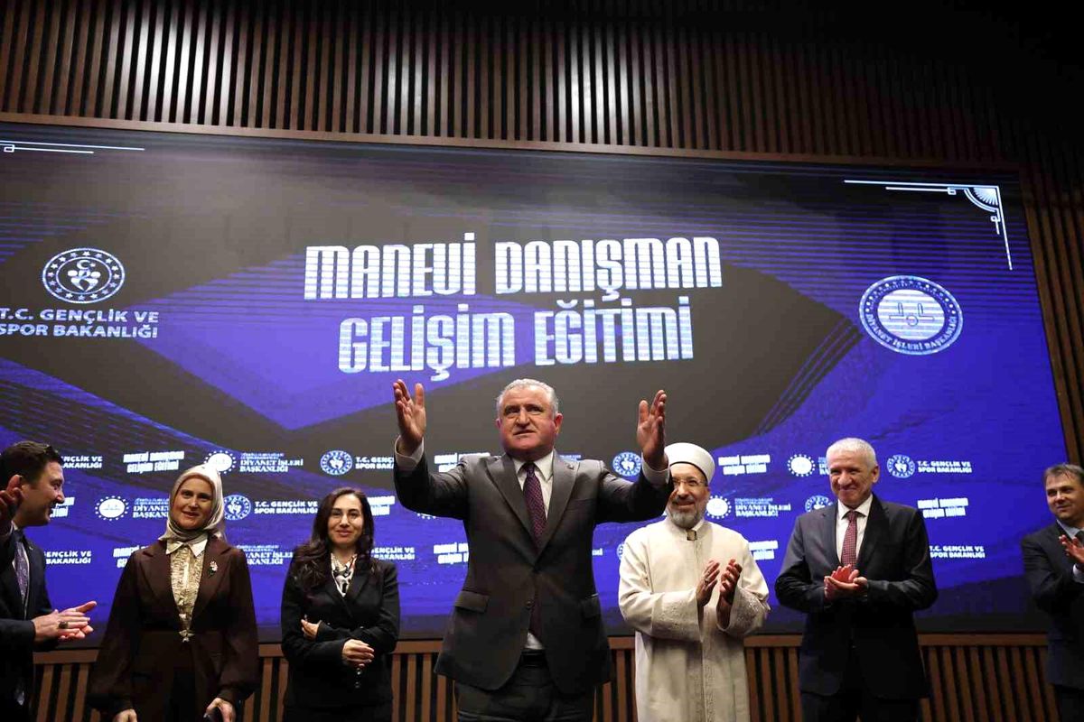 Bakan Bak: Güçlü Türkiye İçin Birlikte Çalışacağız