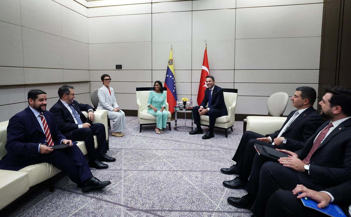 Bayraktar ve Rodriguez Enerji İşbirliğini Görüştü