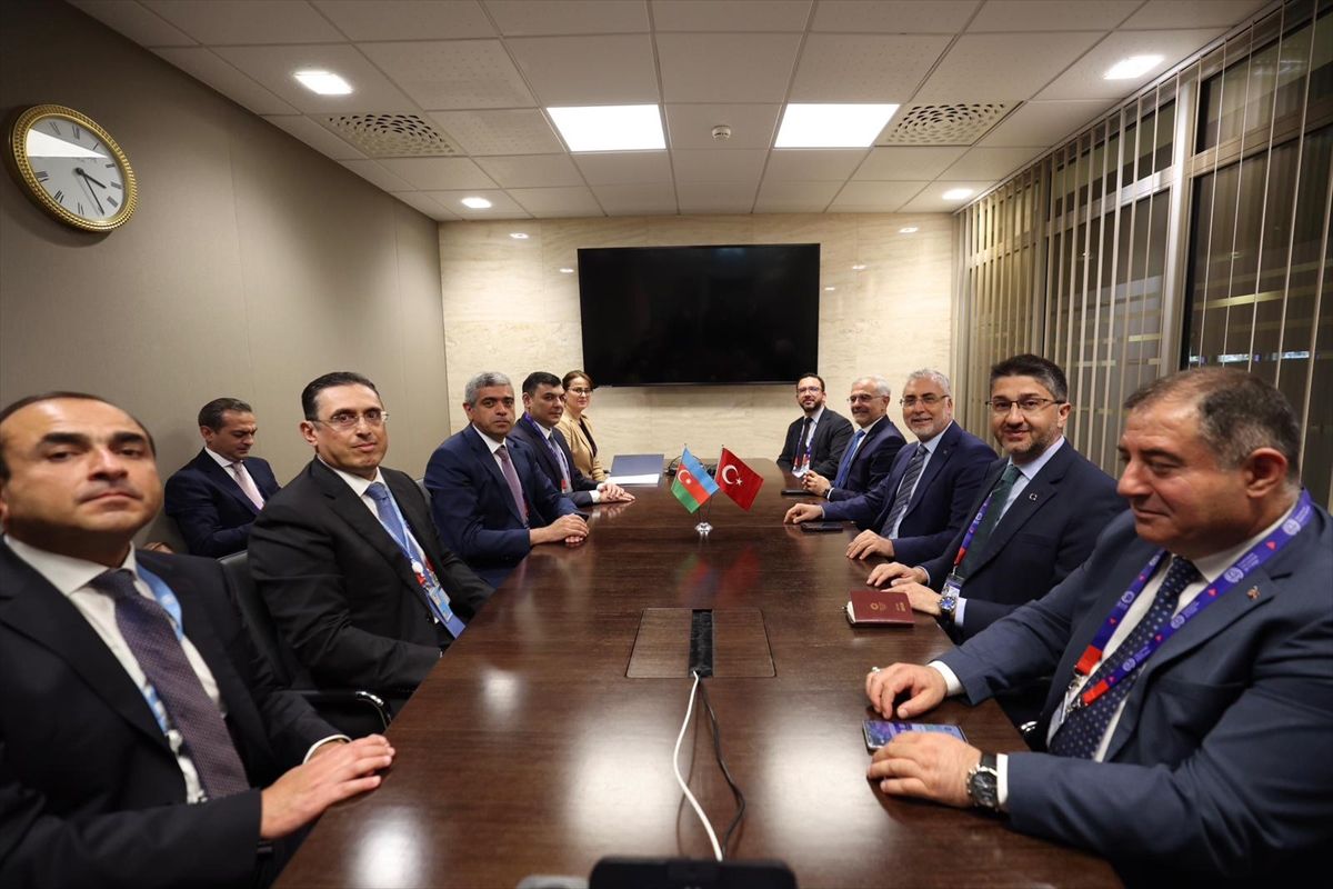 Bakan Işıkhan, Azeri Mevkidaşıyla Görüştü