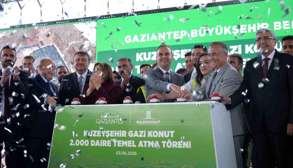 Bakan Kacır: Milletin emanetine hıyanet edenleri görüyoruz