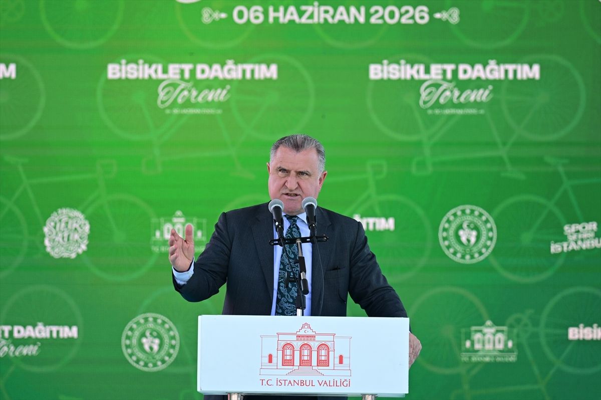 Liseli Sporculara Bisiklet Dağıtıldı