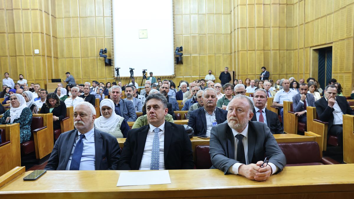 Bakırhan: ‘Mutlak butlan’ kararı demokrasiyi tehdit ediyor