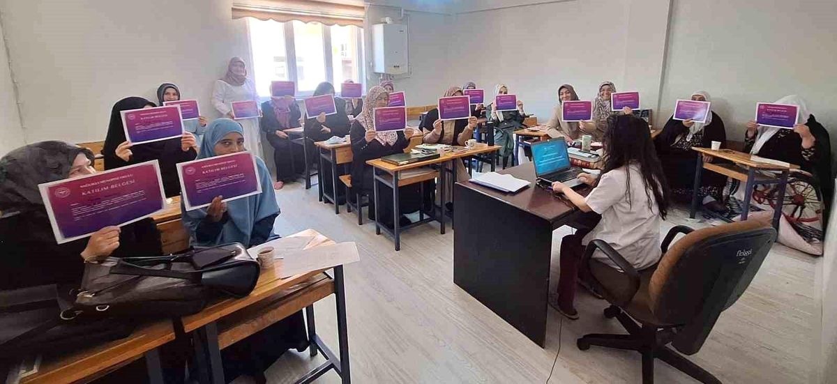 Bayburt’ta ‘Menopoz Okulu’ ile 120 Kadına Eğitim