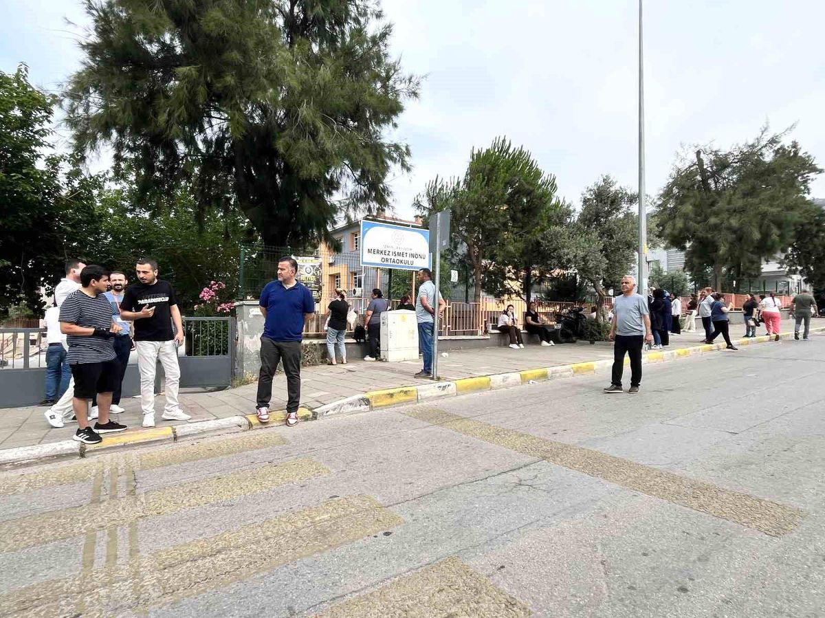 Bayındır’da LGS heyecanı: 251 öğrenci ter döktü