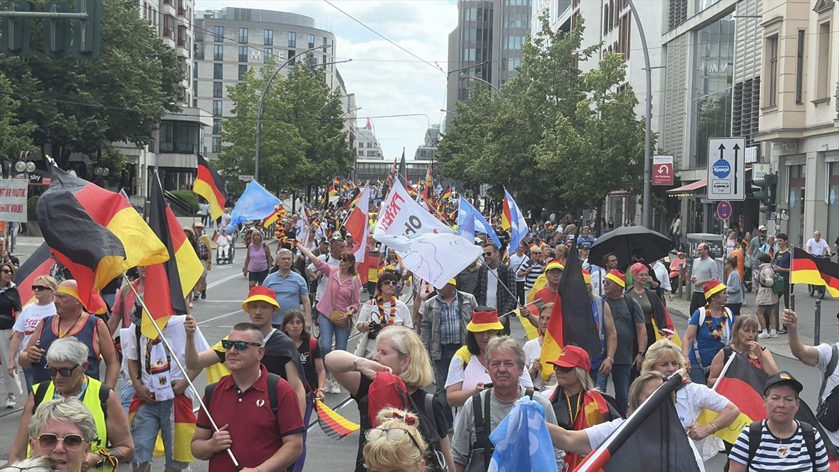Berlin’de Hükümet Protestosu