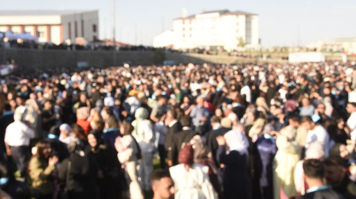 BEÜ’de 2.800 Öğrenci Mezuniyet Coşkusunu Yaşadı