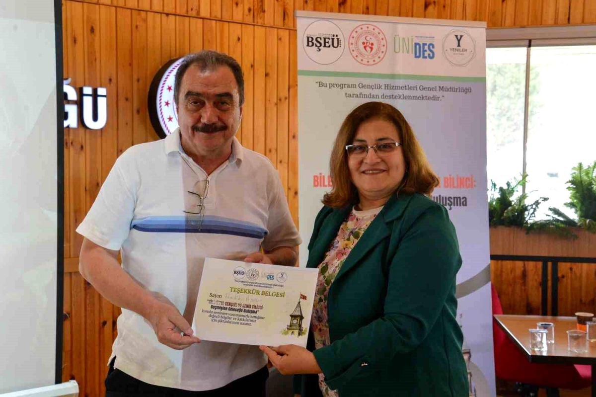 BŞEÜ’de Gençlik ve Şehir Bilinci Programı Düzenlendi