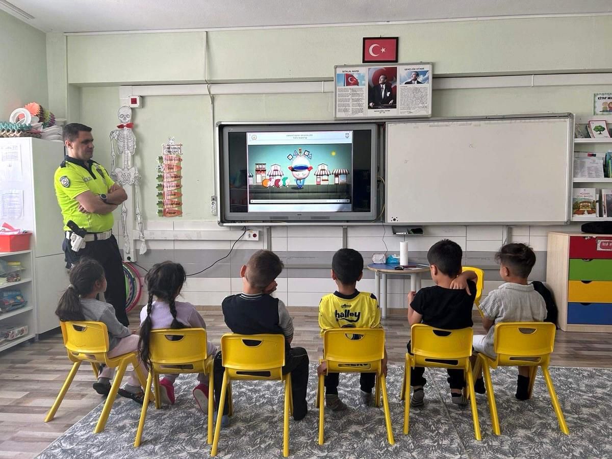 Bozüyük’te Öğrencilere Trafik Eğitimi