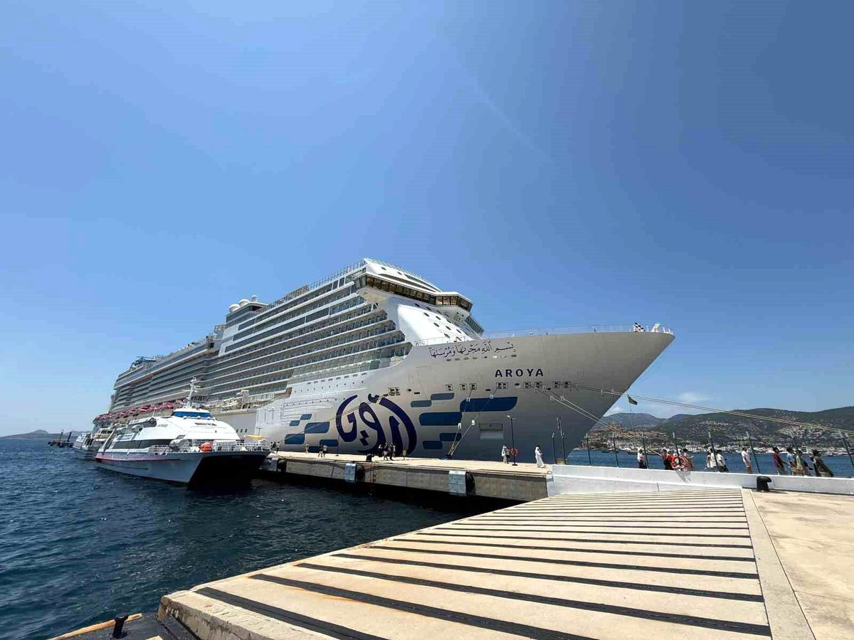 Bodrum’a 2 Bin Turist Getiren Aroya Gemisi