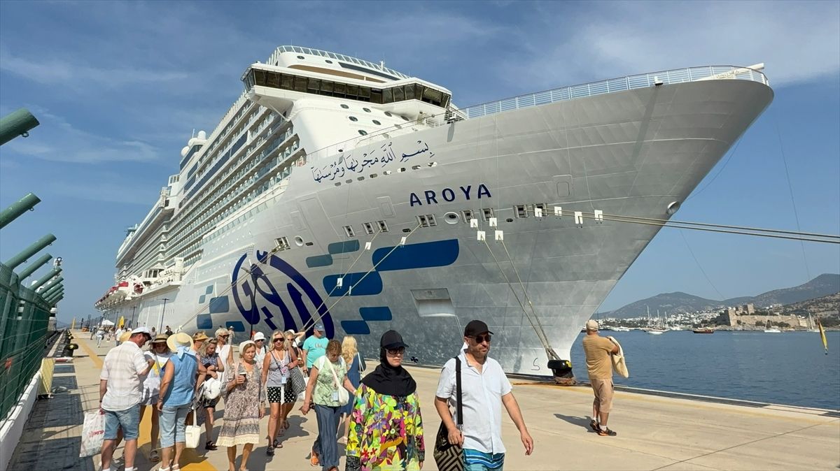 Bodrum’a Aroya Kruvaziyeri Geldi