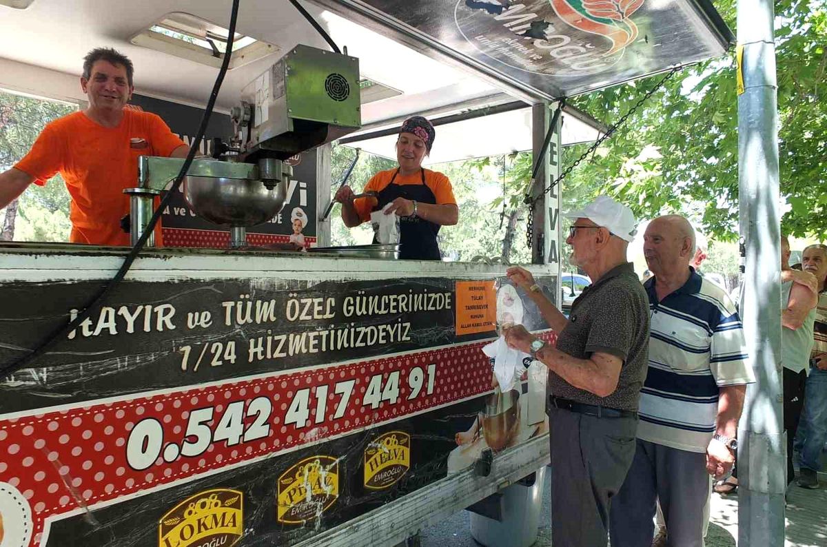 Burhaniye’de Lokma Hayrı Geleneği