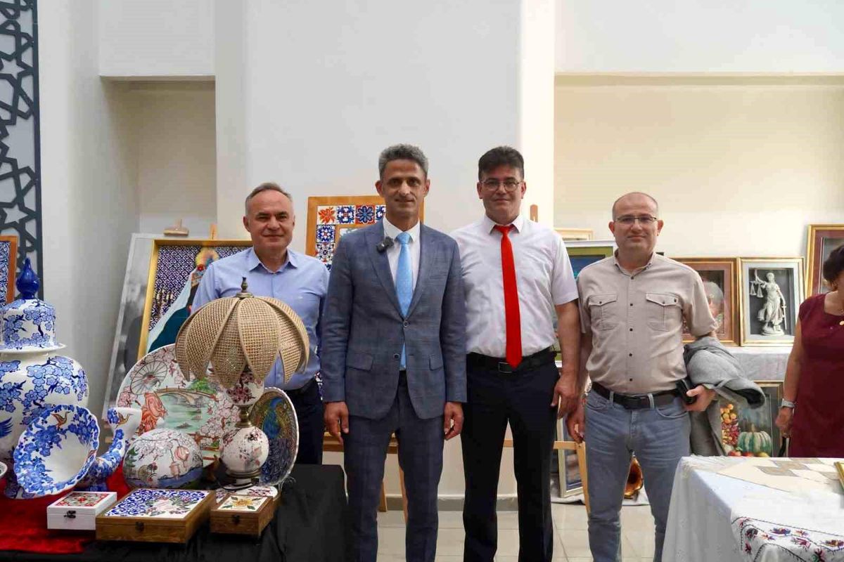 Çaycuma’da Yıl Sonu Sergisi Açıldı