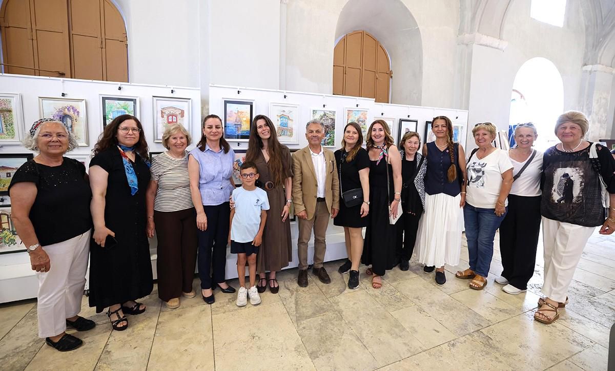 Çeşme’de Yıl Sonu Sergisi Açıldı