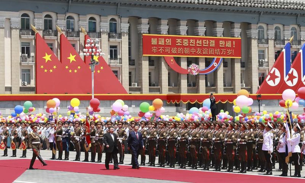 Şi Cinping ve Kim Jong Un’dan İkili Görüşme