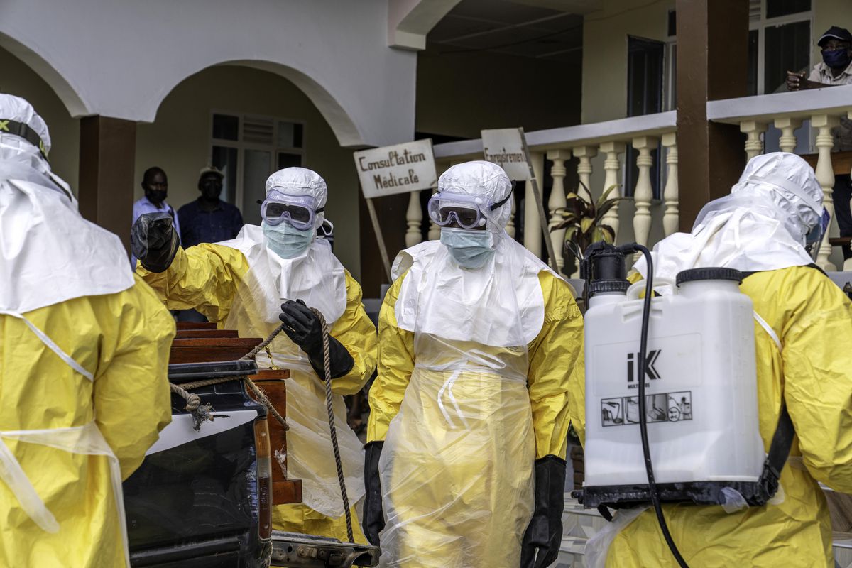 Çin Uzmanları DKC’de Ebola Mücadelesine Destek