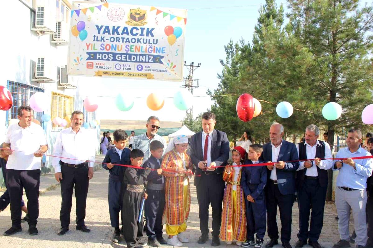 Cizre’de Yıl Sonu Şenliği Renkli Gösterilere Ev Sahipliği Yaptı