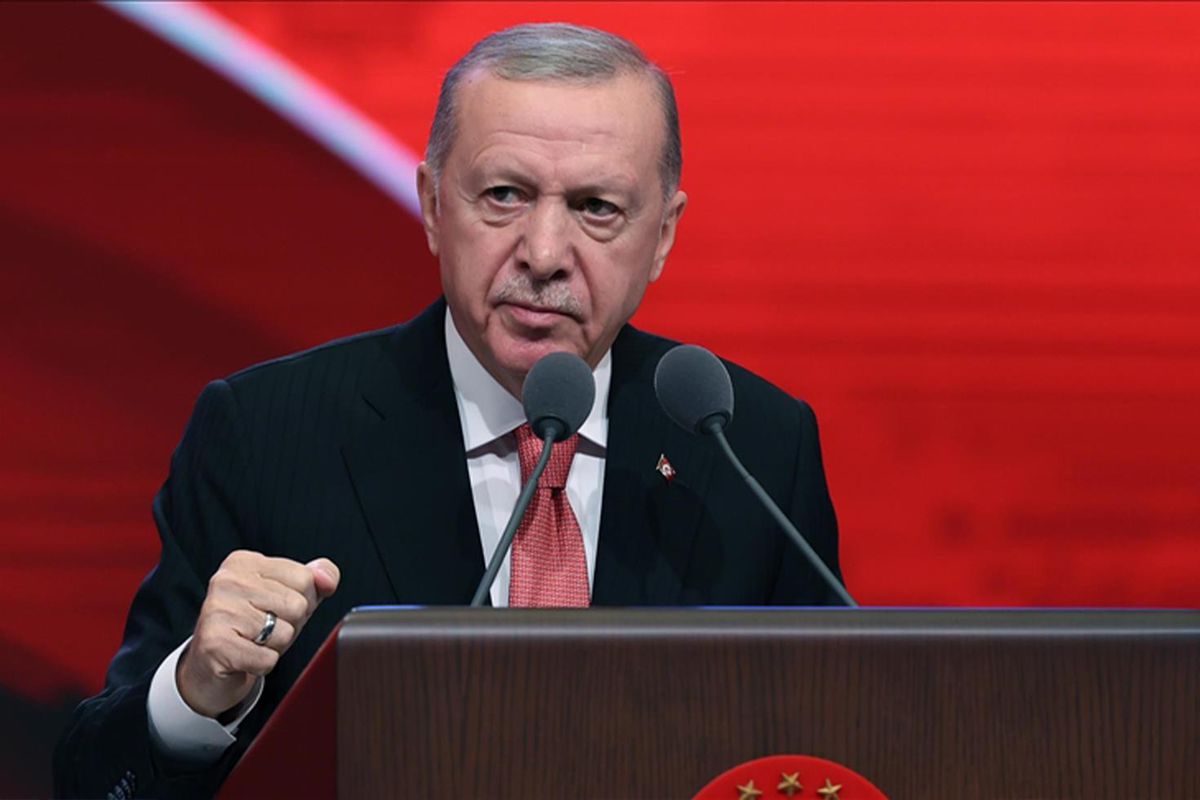 Cumhurbaşkanı Erdoğan’dan muhalefete eleştiri: Dış politikayı bırakın, gidin koltuk peşinde koşun