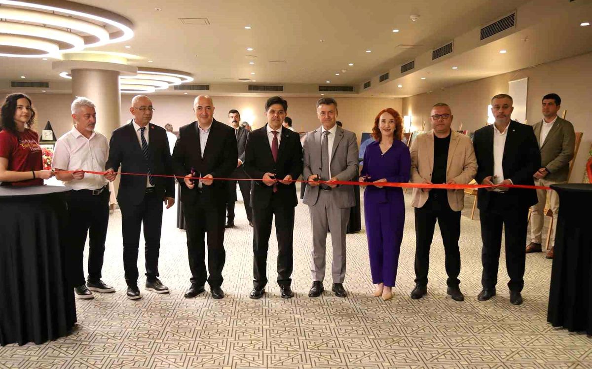 Mersin’de Atıktan Kağıda Resim Sergisi