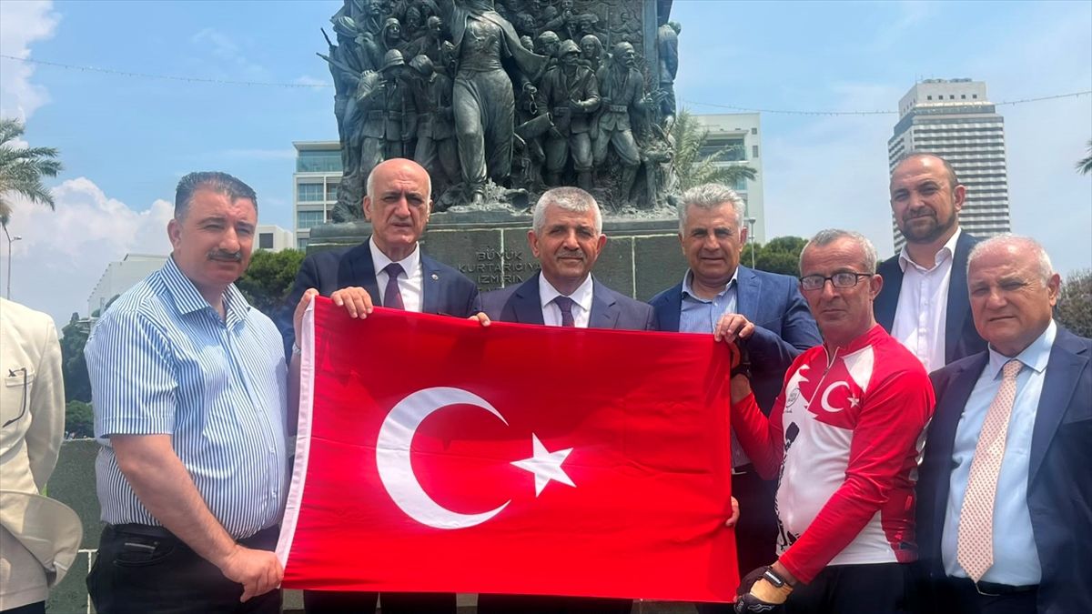 İzmir’den Hatay’a Vefa Pedalı: Deprem Şehitleri İçin Bisiklet Yolculuğu