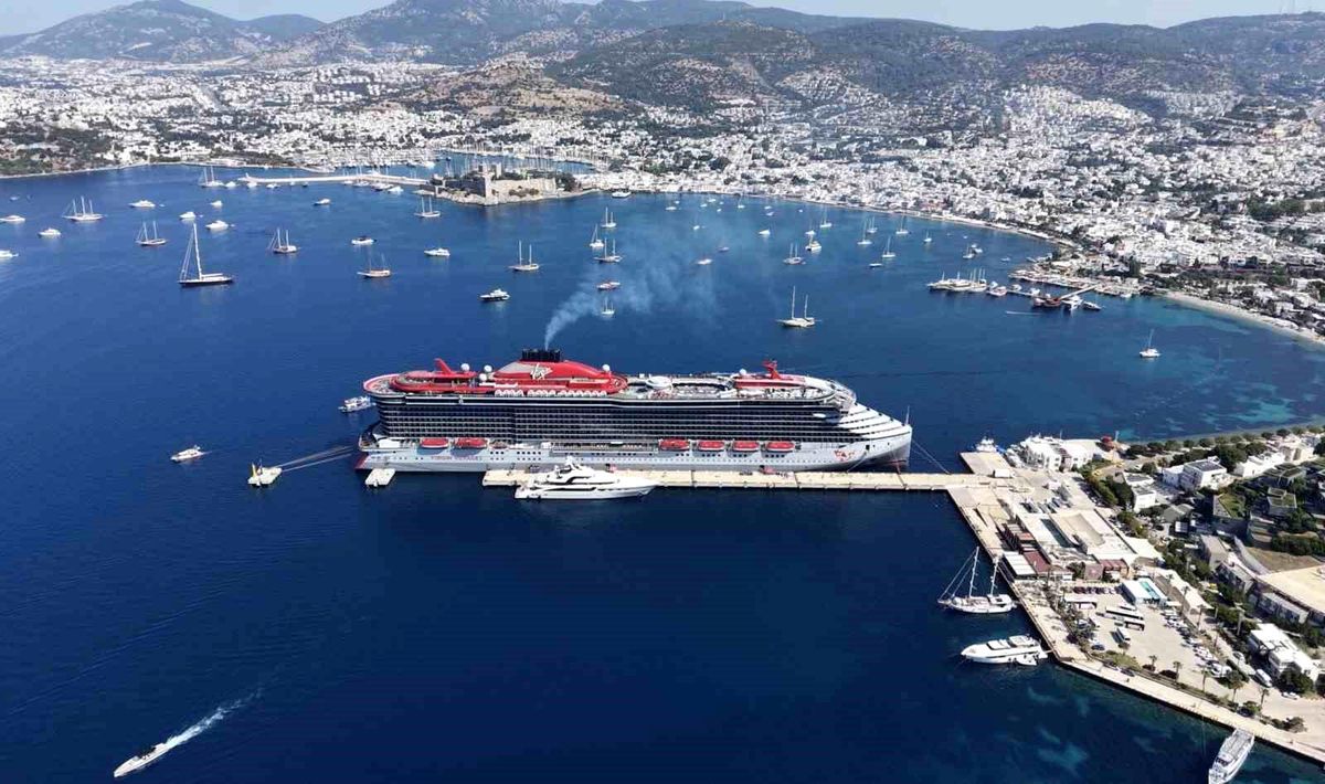 Scarlet Lady Bodrum’da!