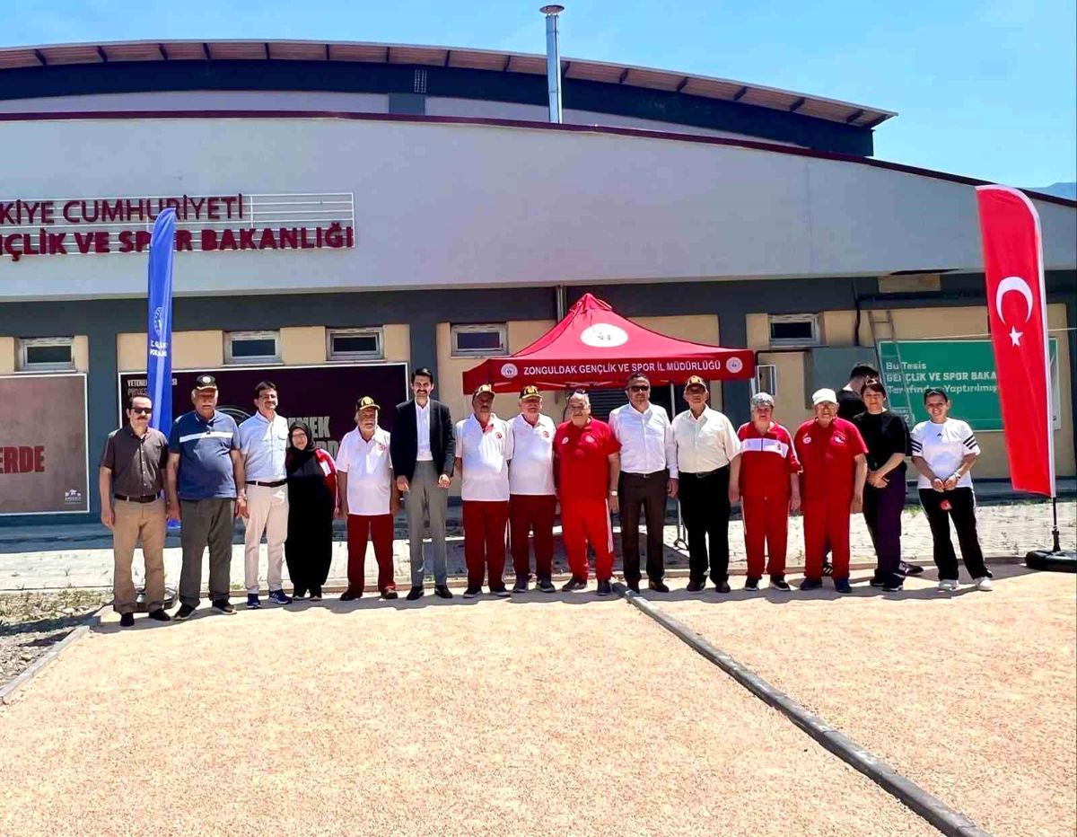Devrek’te Gaziler ve Huzurevi Sakinleri Bocce Turnuvasında Buluştu