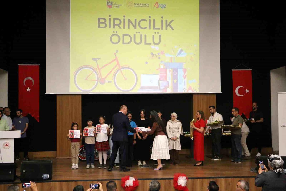 Öğrencilere Okuma ve Çevre Bilinci Ödülleri