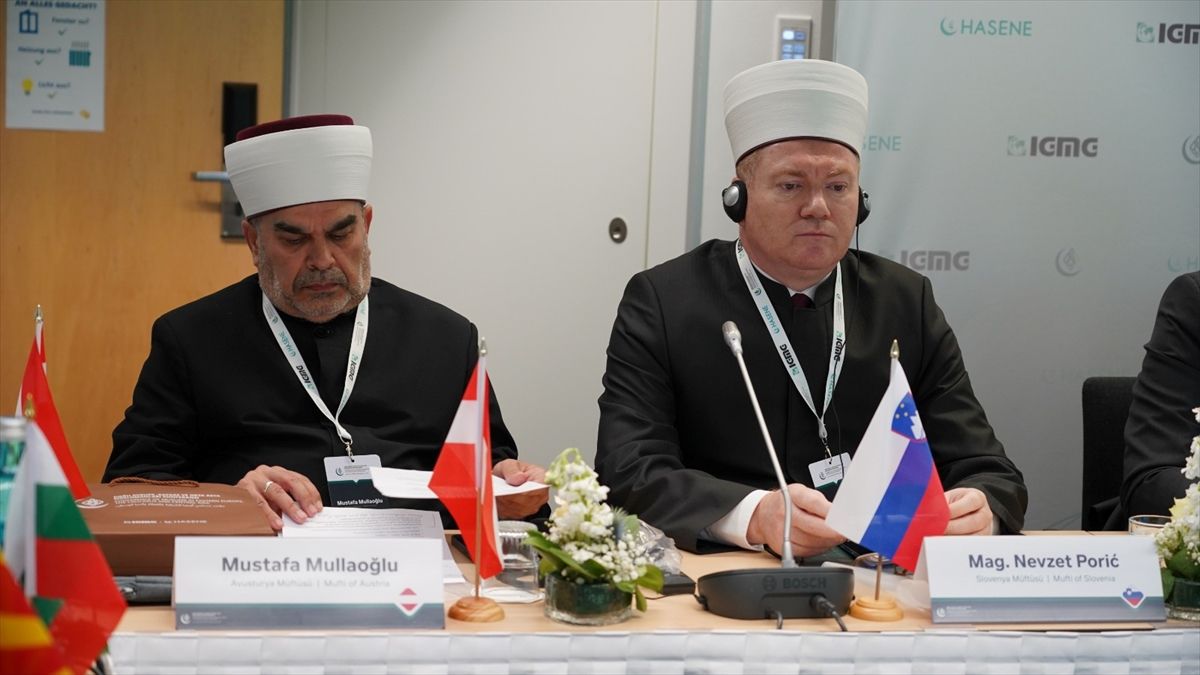 Köln’de Müslümanlar Konferansı