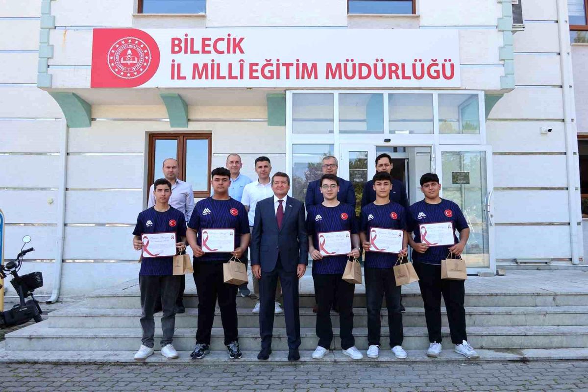 Bilecik’te Şampiyon Robot Takımına Ödül