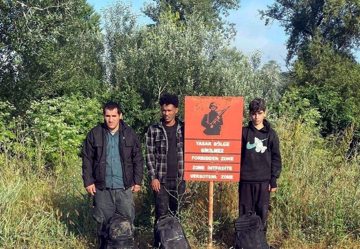 Edirne’de 31 Düzensiz Göçmen ve Bir Organizatör Yakalandı