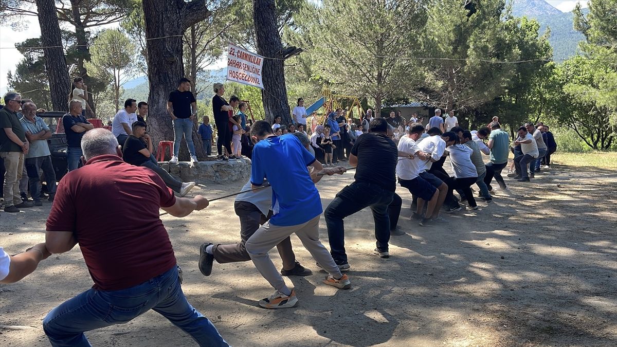 22. Çarmıklılar Bahar Şenliği Edremit’te Yapıldı