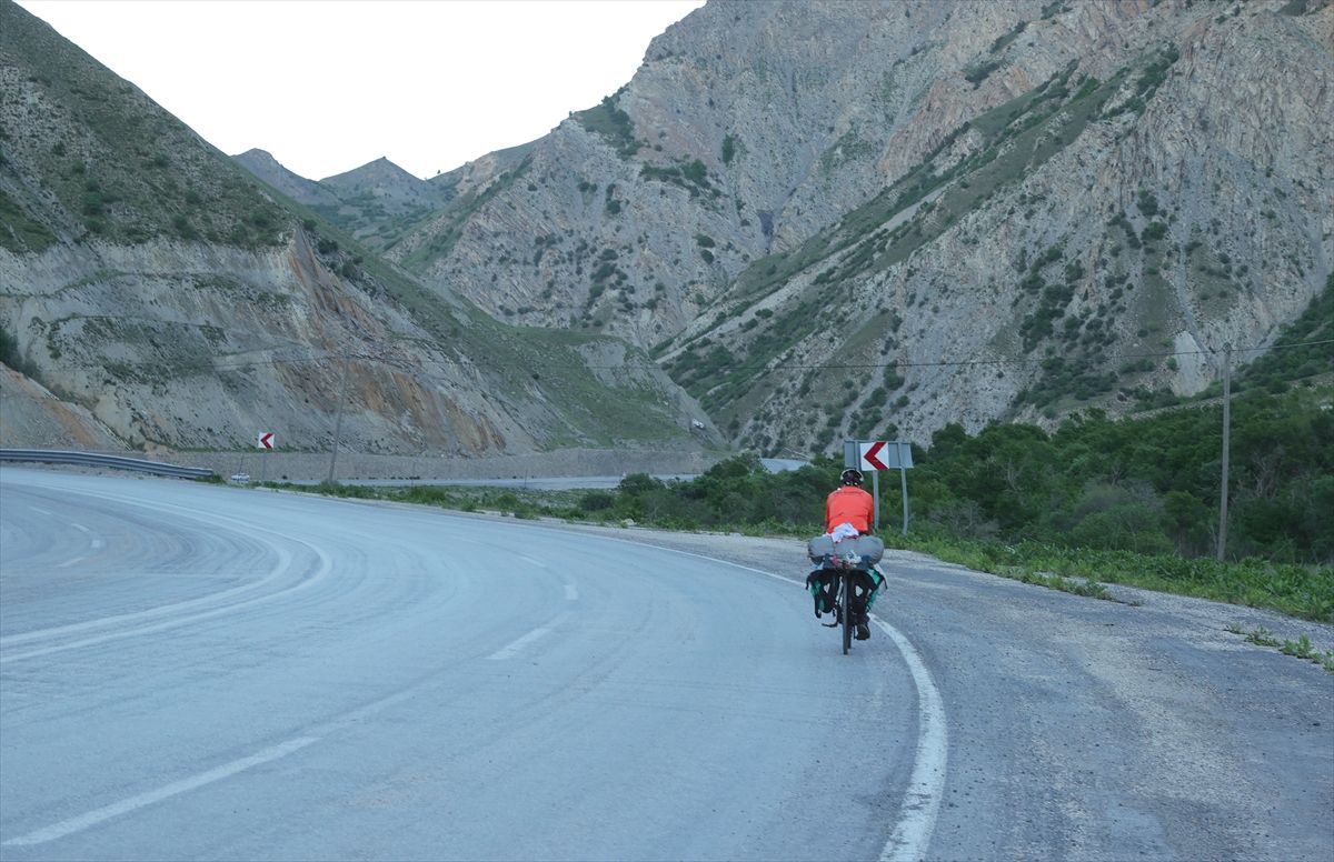 Emekli Öğretmen 80 Şehri Bisikletle Gezdi