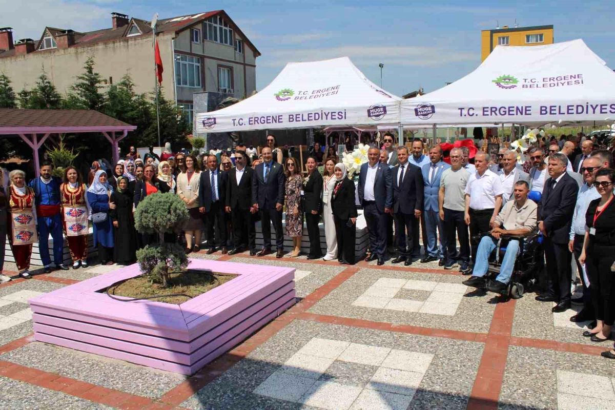 Sanata Dokunan Hayatlar Sergisi Açıldı