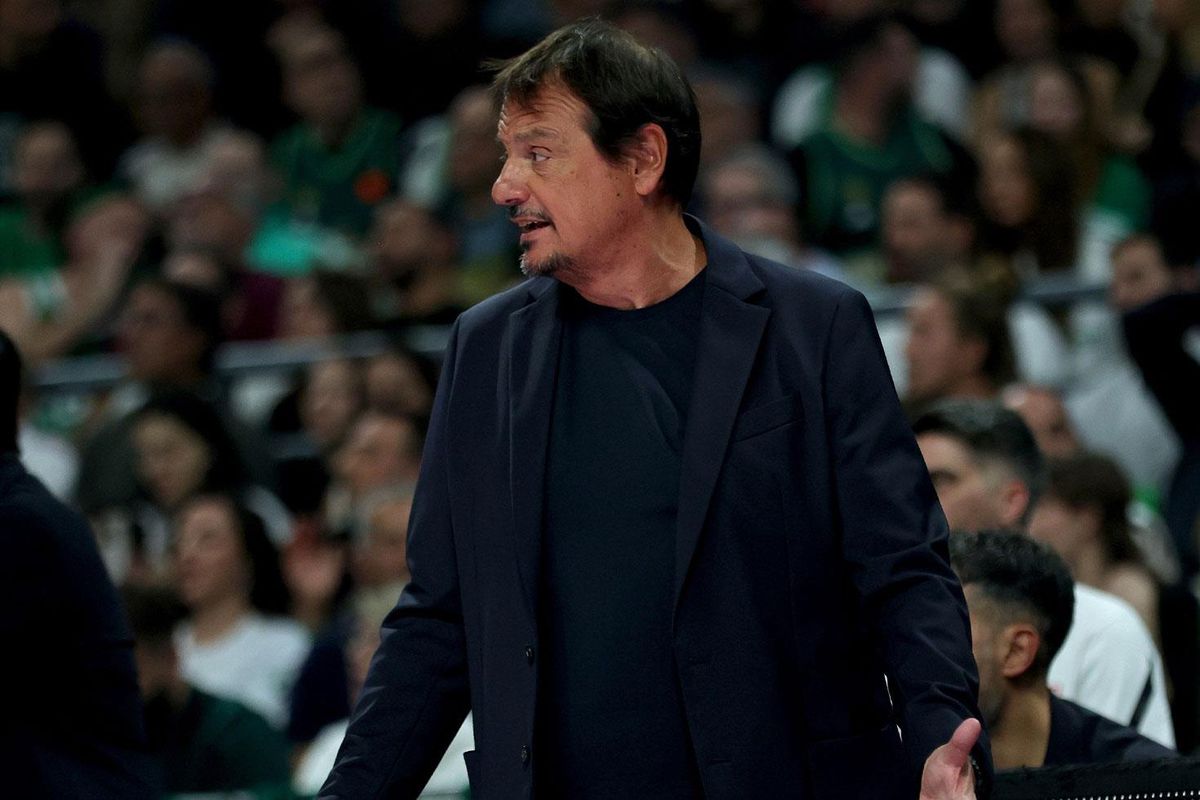 Ergin Ataman, Türkiye’ye hakaret eden Olympiakos taraftarına hadlerini bildirdi