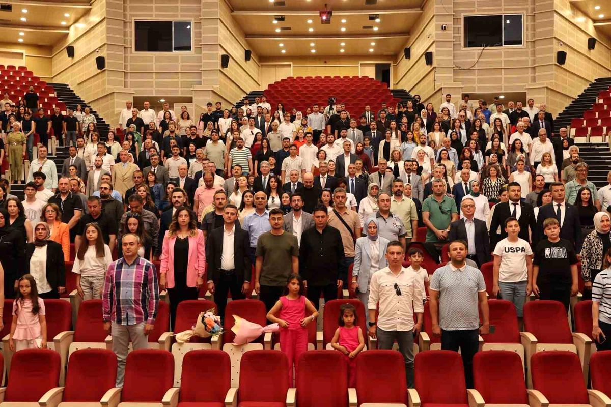 ERÜ 2025 Başarı Ödül Töreni Düzenledi