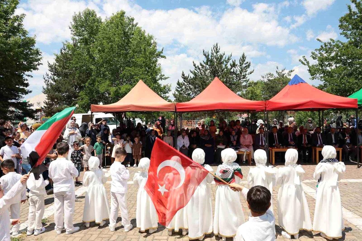 Erzincan’da Kur’an kursu öğrencilerinden yıl sonu şenliği