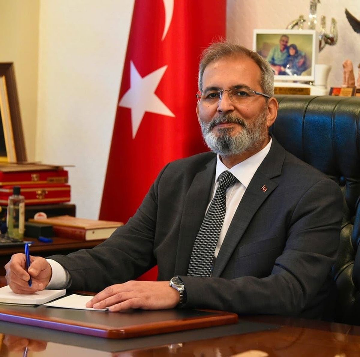 Eski belediye başkanına nitelikli dolandırıcılıktan 60 yıl hapis cezası