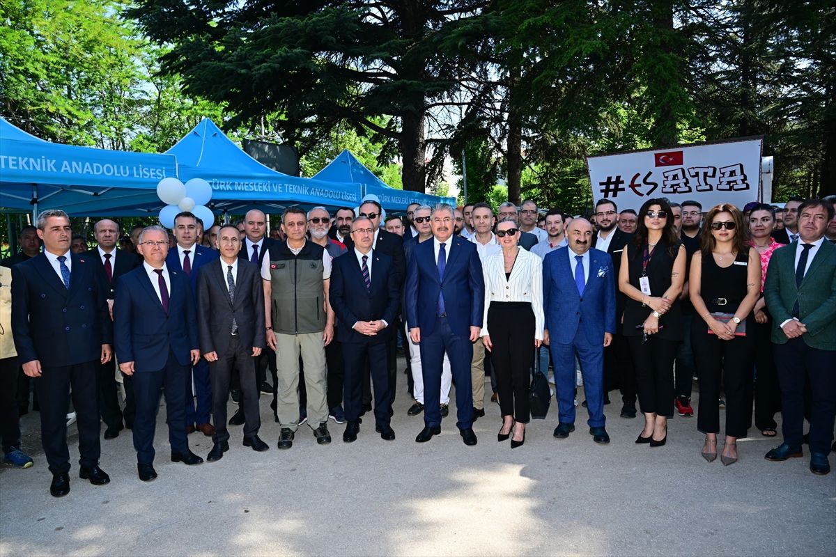 Eskişehir’de Otomotiv Fuarı Açıldı