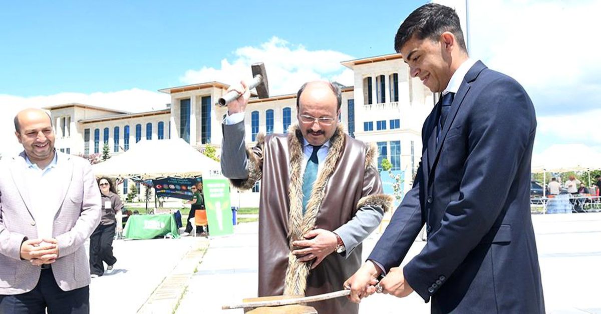 ETÜ Bahar Şenliği Renkli Görüntülere Sahne Oldu