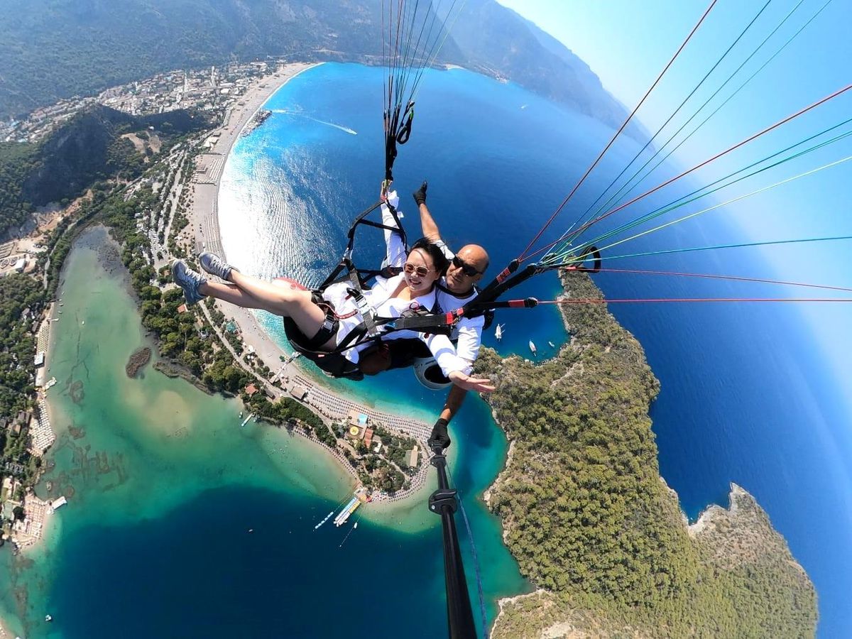 Fethiye’de Bayramda Yamaç Paraşütü Rekoru