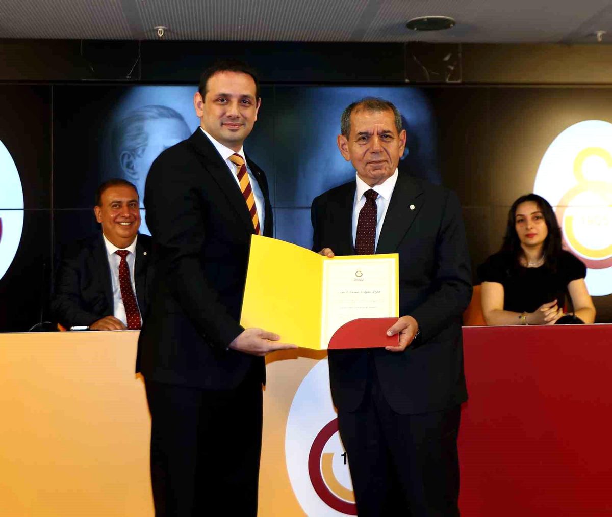 Dursun Özbek, Galatasaray’ın Başkana Seçildi