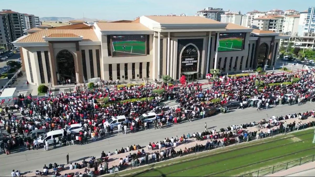 Gaziantep’te Türkiye – Avustralya Maçı Coşkuyla İzlenildi