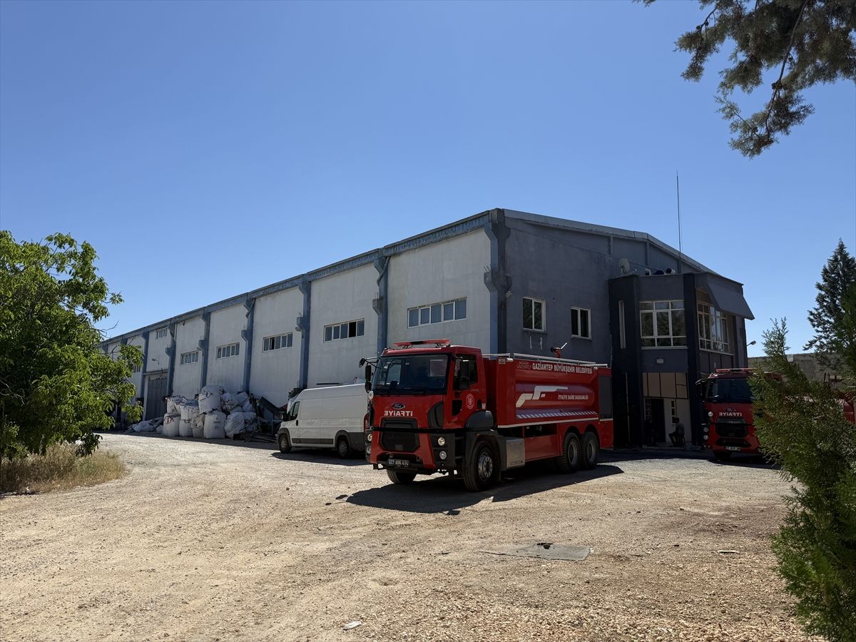 Gaziantep’te Tekstil Fabrikasında Yangın