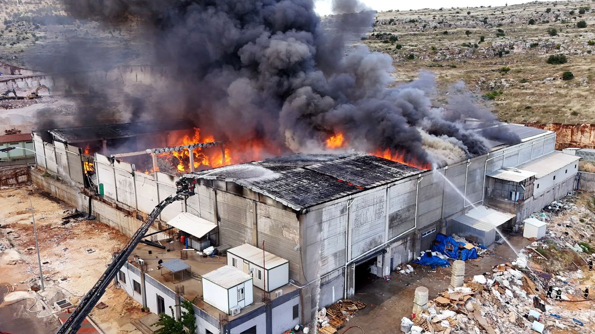 Gaziantep’teki Tekstil Fabrikasında Yangın