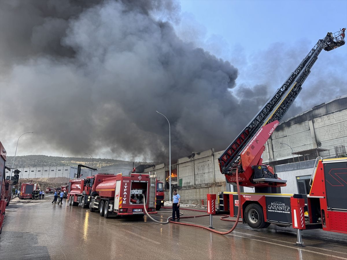 Gaziantep’te Tekstil Fabrikasında Yangın