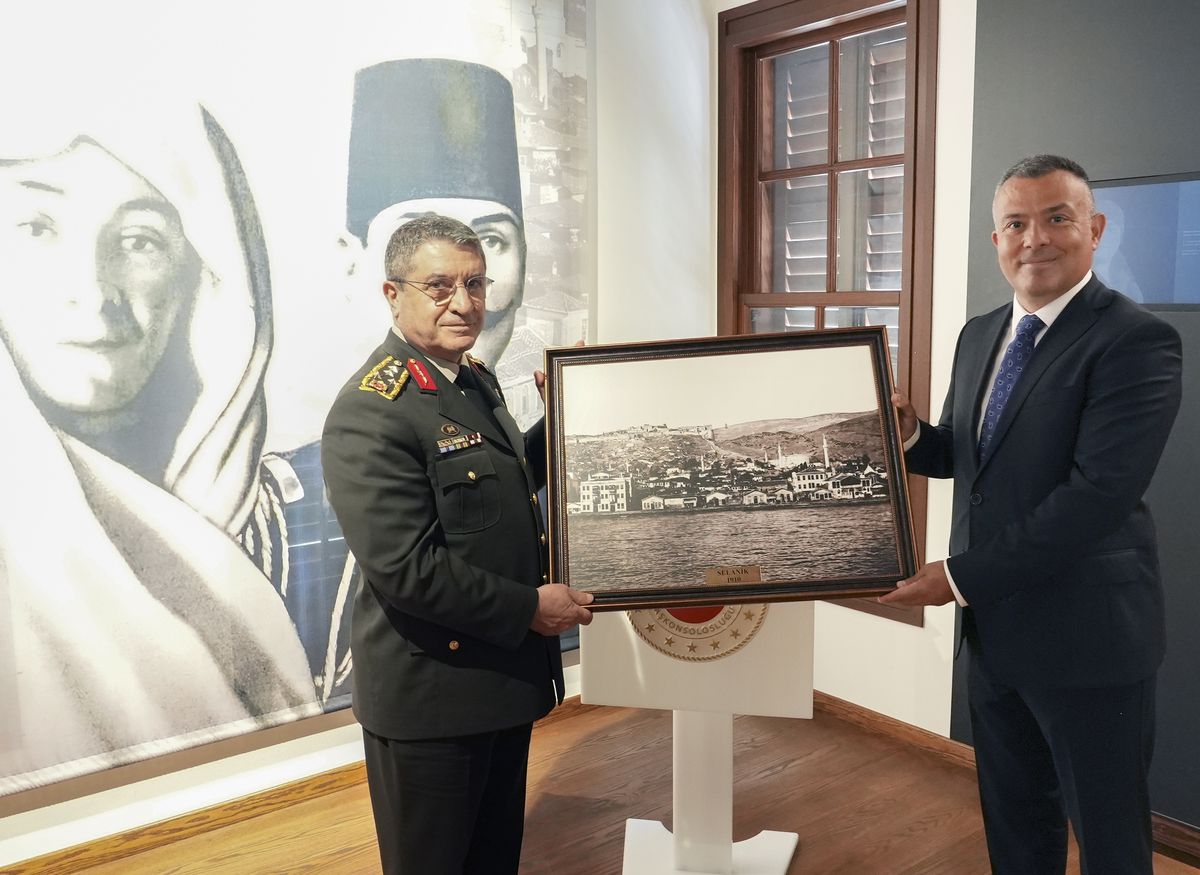 Genelkurmay Başkanı Selanik’te Atatürk’ü Ziyaret Etti