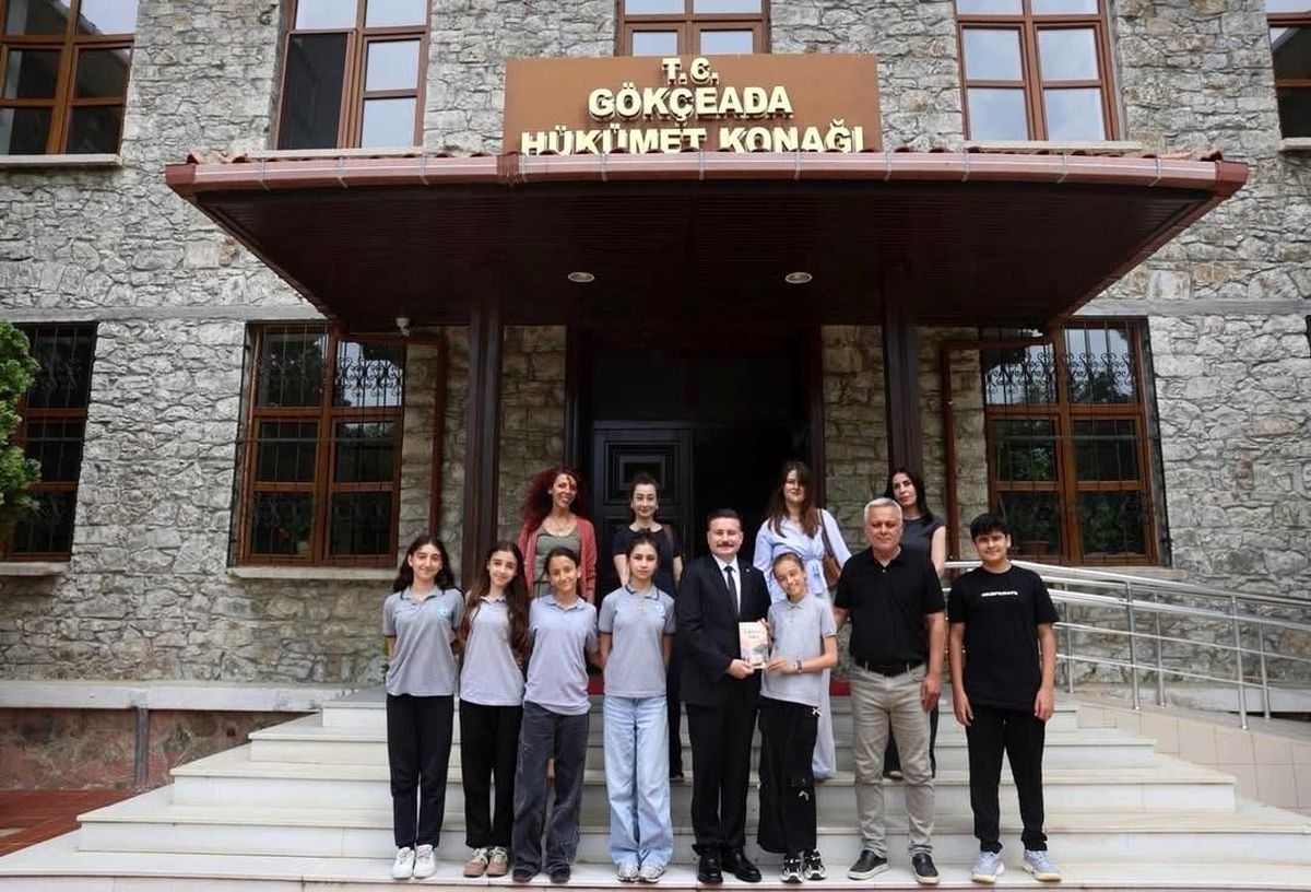 Gökçeada’da Çocuklardan Kitap