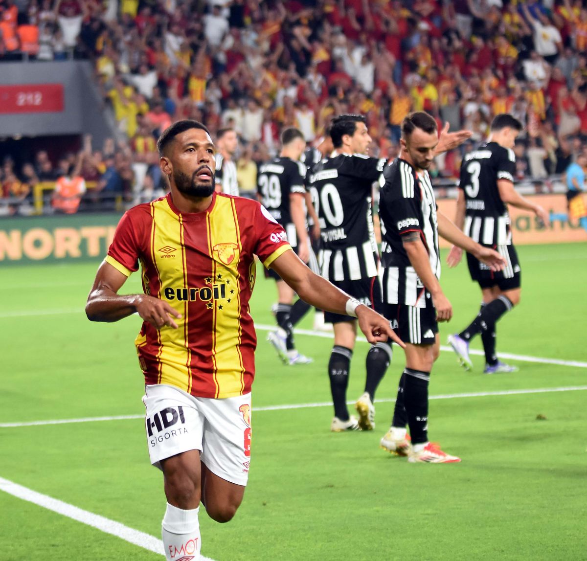 Göztepe’de Rhaldney’e Yol Göründü