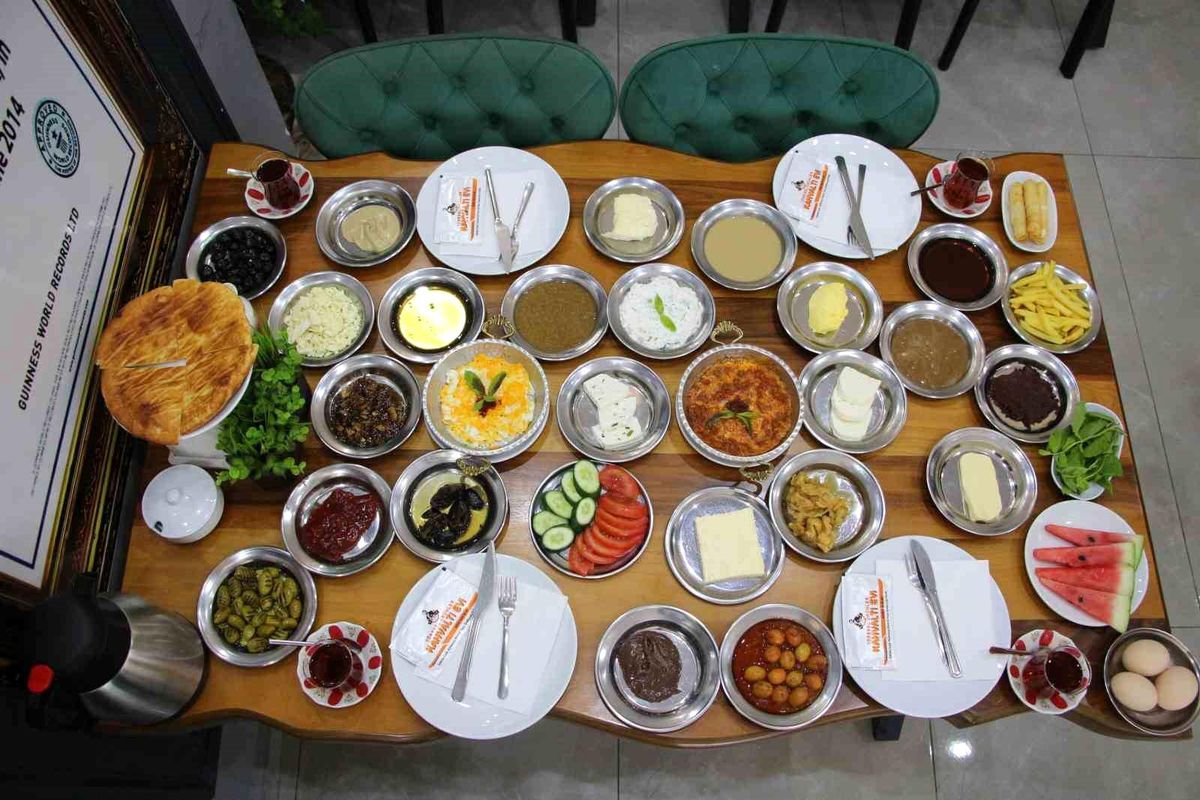 Van Kahvaltısı Dünya Kahvaltı Günü’nde Tanıtılıyor