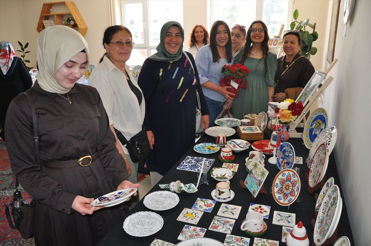 Yıl Sonu Sergisi Gümüşhacıköy’de Açıldı