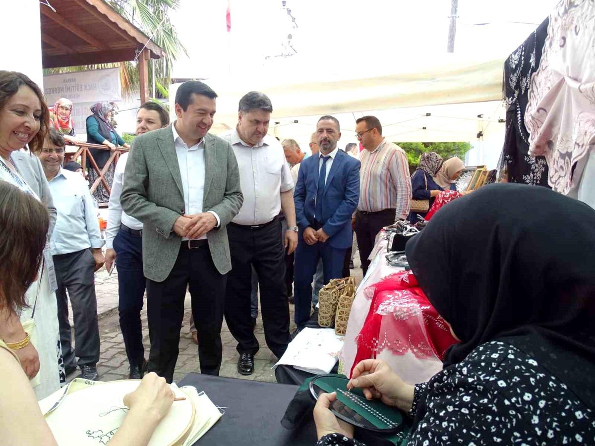 Havran’da Halk Eğitimi Merkezi yıl sonu sergisi açıldı